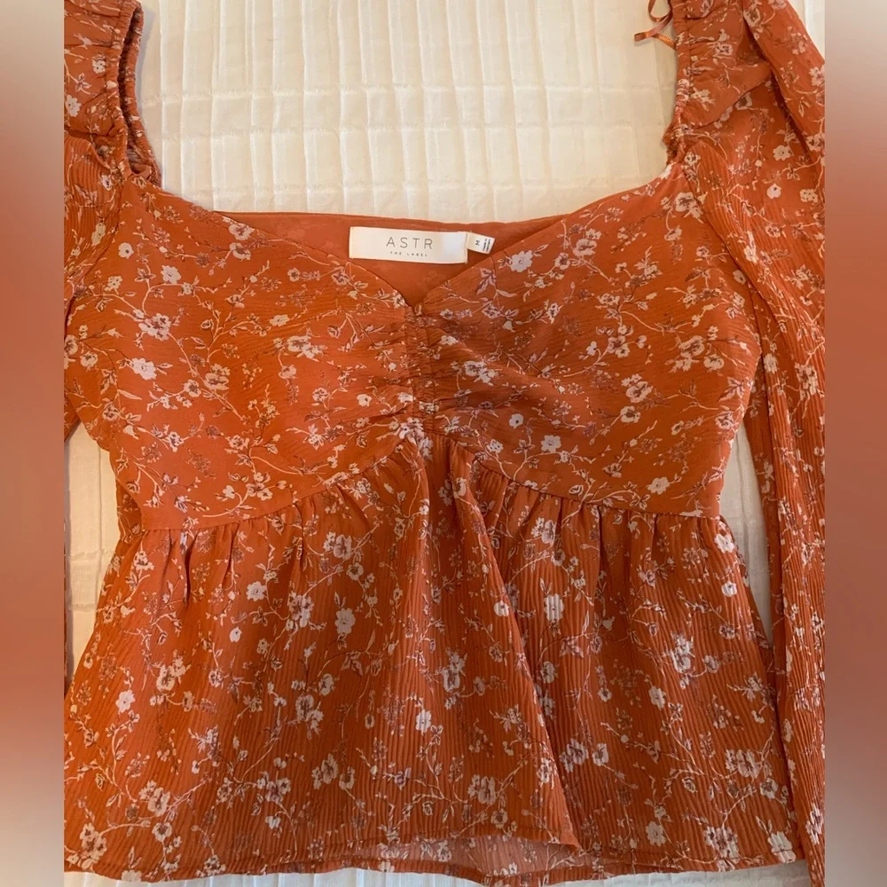 ASTR Rust Floral Long-Sleeve Peplum Blouse